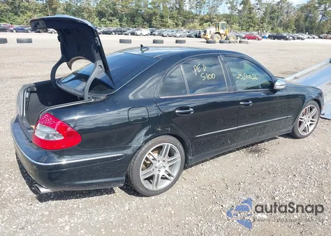 2008 Mercedes-Benz E 350 4Matic z USA, uszkodzony, nr VIN WDBUF87XX8B313511